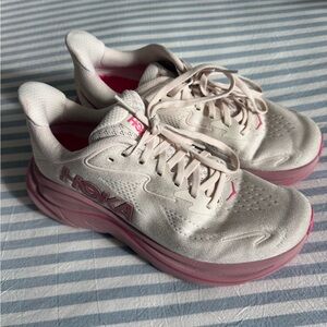 Hoka Pink Clifton 10’s